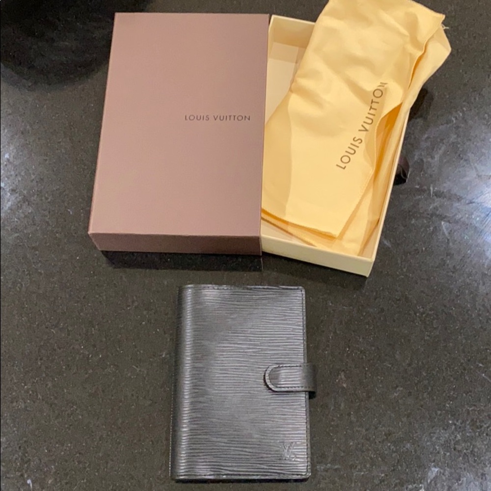 Louis Vuitton Ring Agenda Cover Epi Leather PM New